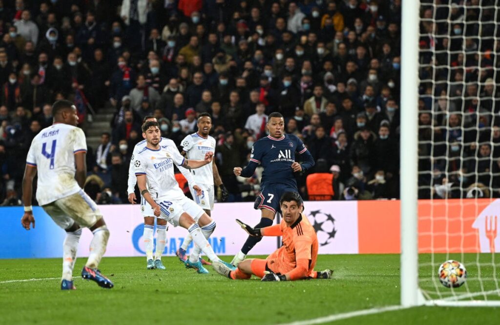 clubs qualifiés pour les quarts de finale de la ligue des champions de football