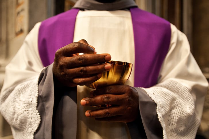 La paroisse Saint Michel Archange de Sinfra cambriolée, le Curé demande aux fidèles de prier pour les cambrioleurs