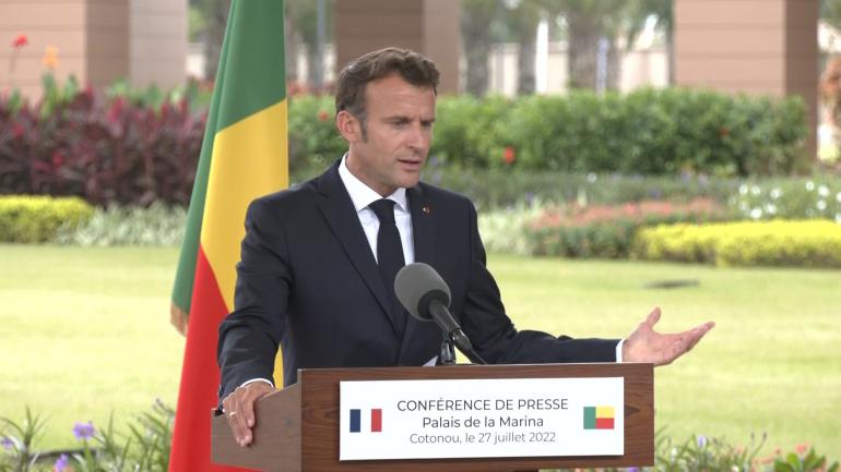 Emmanuel Macron : « La Russie a commencé un nouveau type de guerre mondiale hybride »