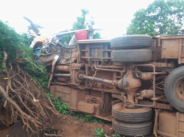 Trois personnes sont passées de vie à trépas dans un accident de la route survenu, dans la nuit du jeudi à vendredi, à Bakperou, un village situé à l'entrée de Parakou