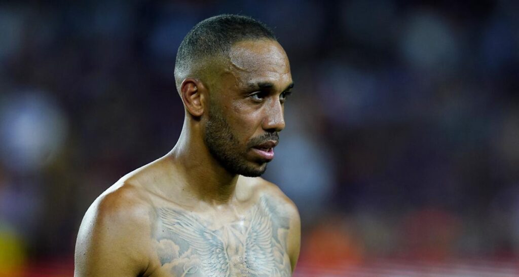 Aubameyang victime d'un violent vol à main armée : Des bijoux emportes, le joueur et son épouse molestés