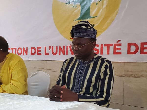 Législatives 2023 : Azannaï dit que Djogbénou veut faire du « kaléta » et que « c’est lui qui l’a mis au dos comme un bébé » pour l’amener au Parlement