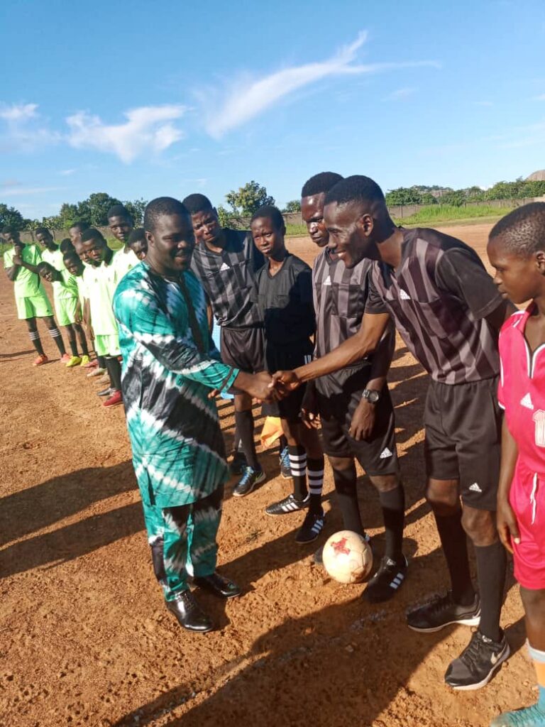 Olu-Segun Adjinda a entamé une tournée de supervision dans certains arrondissements pour constater l'effectivité et le bon déroulement du Tournoi inter-Arrondissement