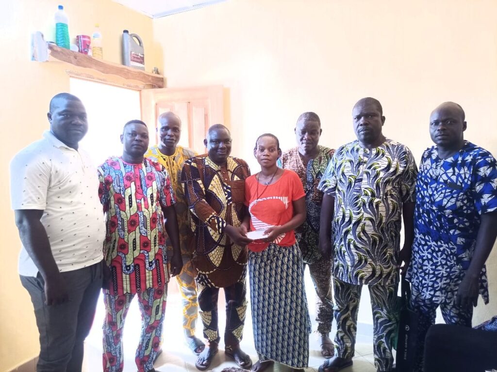 Covè : après une nuit agitée où il a bien fait la chose, sa femme accouche quadruplé de jumelles, Hèhomey fait parler son cœur