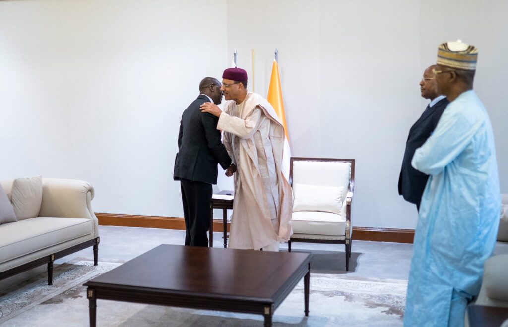 Trois ministres de Talon reçu en audience par le président Bazoum