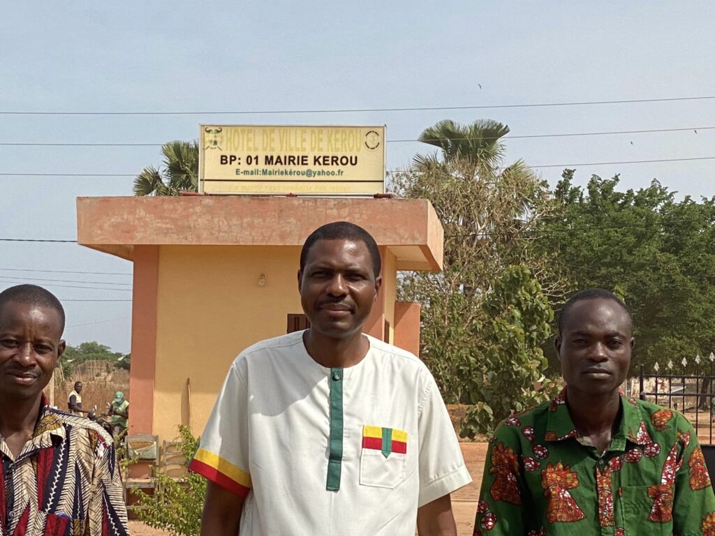 Attaque terroriste à Kérou : Daniel Edah descend à Kaobagou et apporte son soutien aux rescapés et proches des victimes