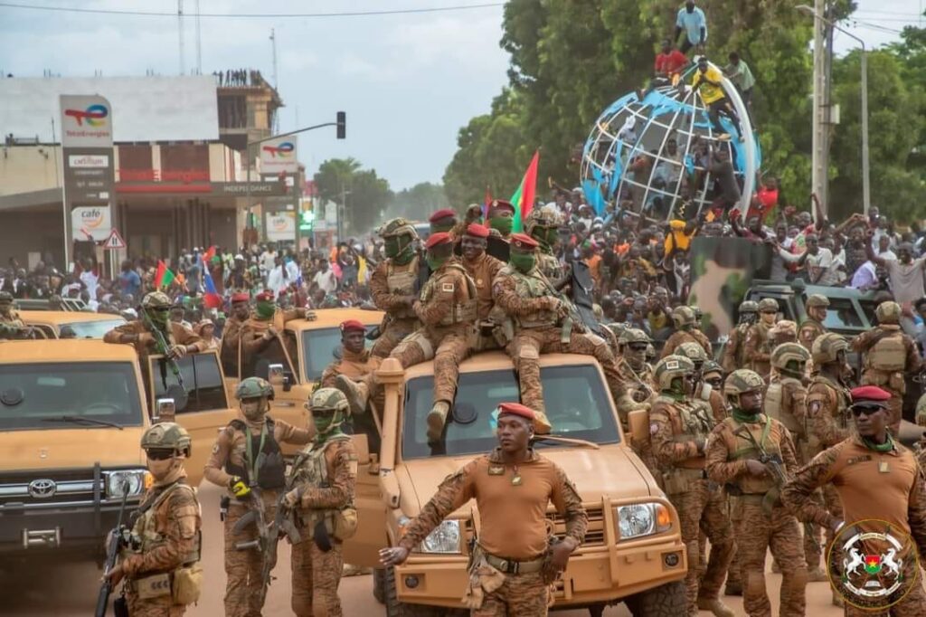 De retour au Sommet Russie-Afrique : Le Capitaine Ibrahim Traoré accueilli en héros