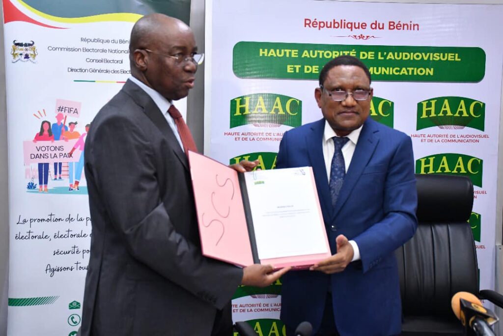 SIGNATURE CE LUNDI 11 MARS 2024 AU SIÈGE DE LA HAUTE AUTORITÉ DE L’AUDIOVISUEL ET DE LA COMMUNICATION D’UN MÉMORANDUM D’ENTENTE DANS LE CADRE DE L’ORGANISATION DE L’ÉLECTION DES PROFESSIONNELS DES MÉDIAS DEVANT SIÉGER POUR LA MANDATURE 2026-2029.