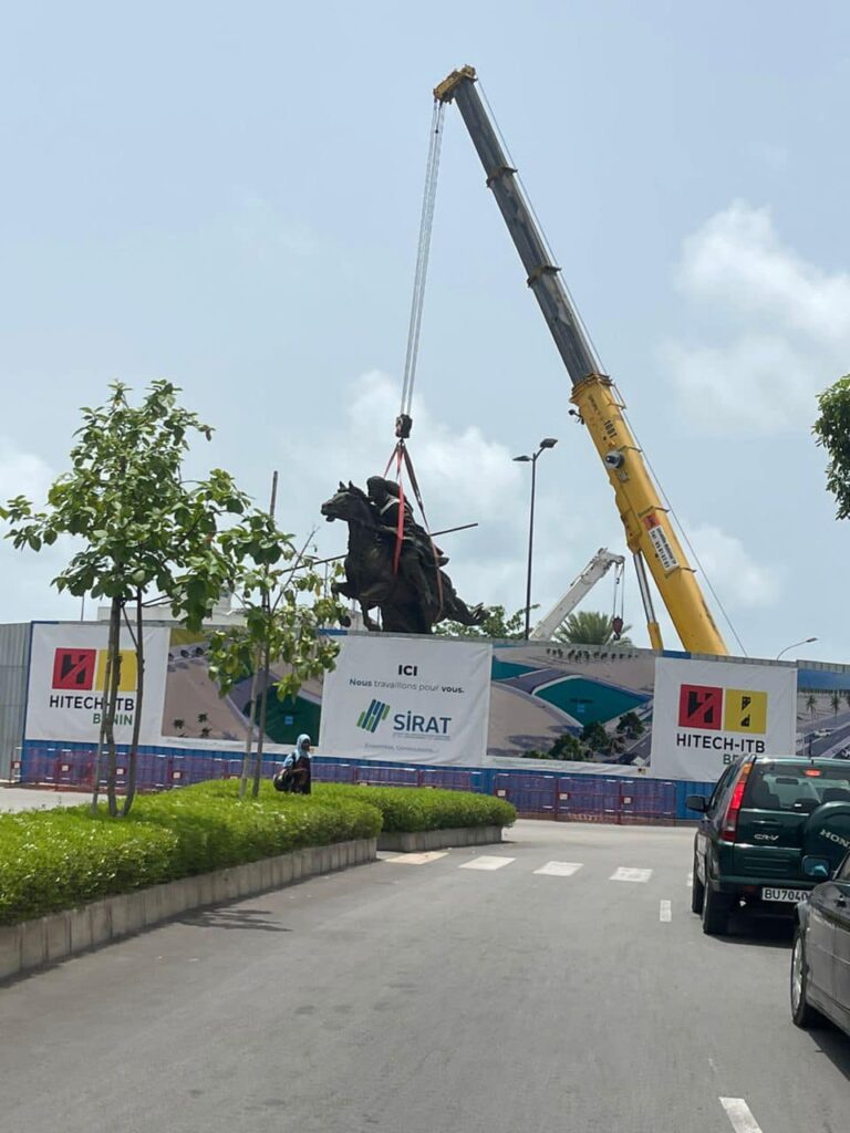 Statue Bio Guéra au carrefour Erevan : Azannaï dénonce une "piètre impression de SDF" et un "non sens historique"