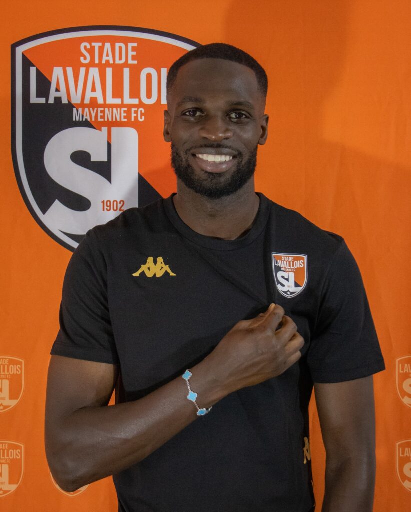 Stade Laval : le défenseur béninois Moïse Adilèhou s'engage pour trois saison