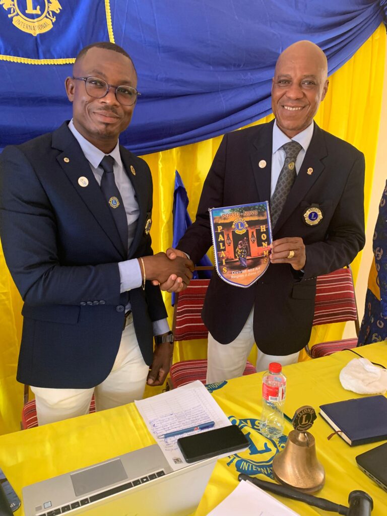 Le nouveau président de la zone 14 du District 403A4, pour le compte du mandat 2024-2025, Soumala Alabi Yessoufou a rendu une visite officielle au Lions club Porto-Novo Palais Hounmè.