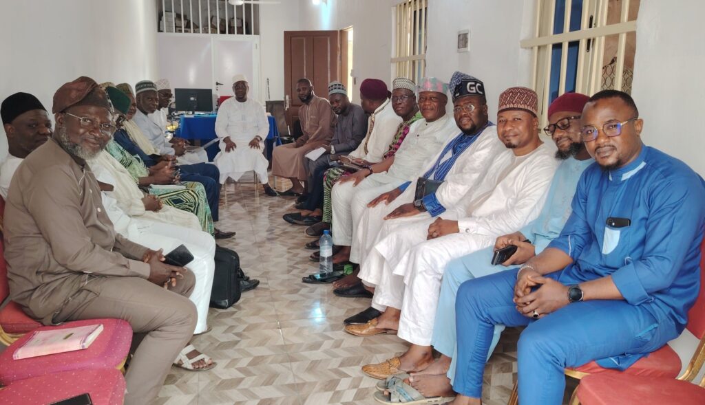 Le Mouvement Populaire de la Jeunesse Musulmane échange avec le BEN de l’Union Islamique du Bénin