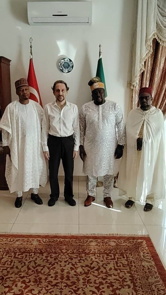 L’Ambassadeur de la Turquie près le Bénin reçoit le Mouvement Populaire de la jeunesse musulmane