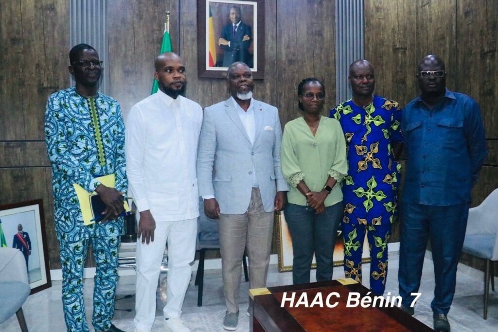 Audiences à la HAAC : les délégations des nouveaux bureaux de l’AAC-Bénin et de l’UPMB reçues par le Président Loko
