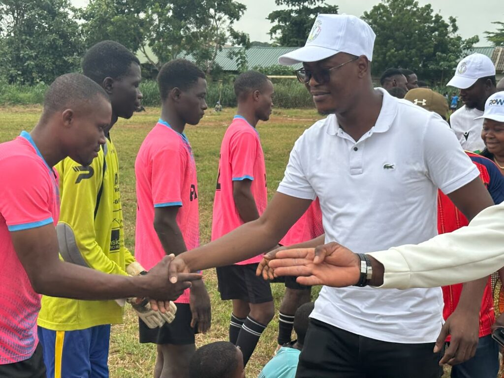 lFootball : e parrain Paguiel Houémavo donne le top de la 4ème édition du tournoi ‘’Vacances Apothéose’’